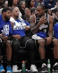 开云在线平台-小卡罕见失准乔治稳住局面 快艇兵强马壮已回正轨