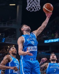 开云网页版-青黄不接了！希腊队还在依靠这位已经35岁的前火箭掘金锋线老将？